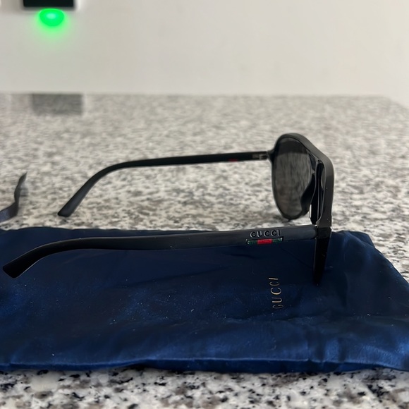 Gucci black Polarized Pilot Men's Sunglasses - Picture 5 of 6